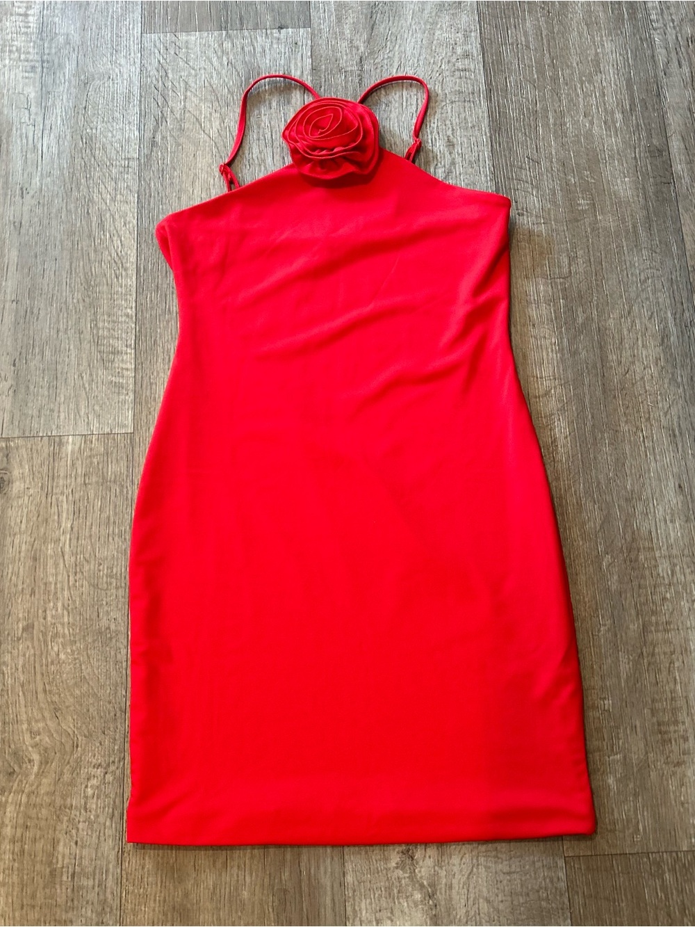 Derek Heart Red Bodycon Spaghetti-Strap Mini Dress with Rose Detail. Size: M